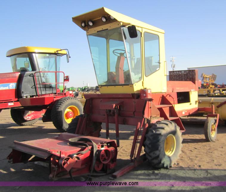 image for item 3432 New Holland 1112 swather
