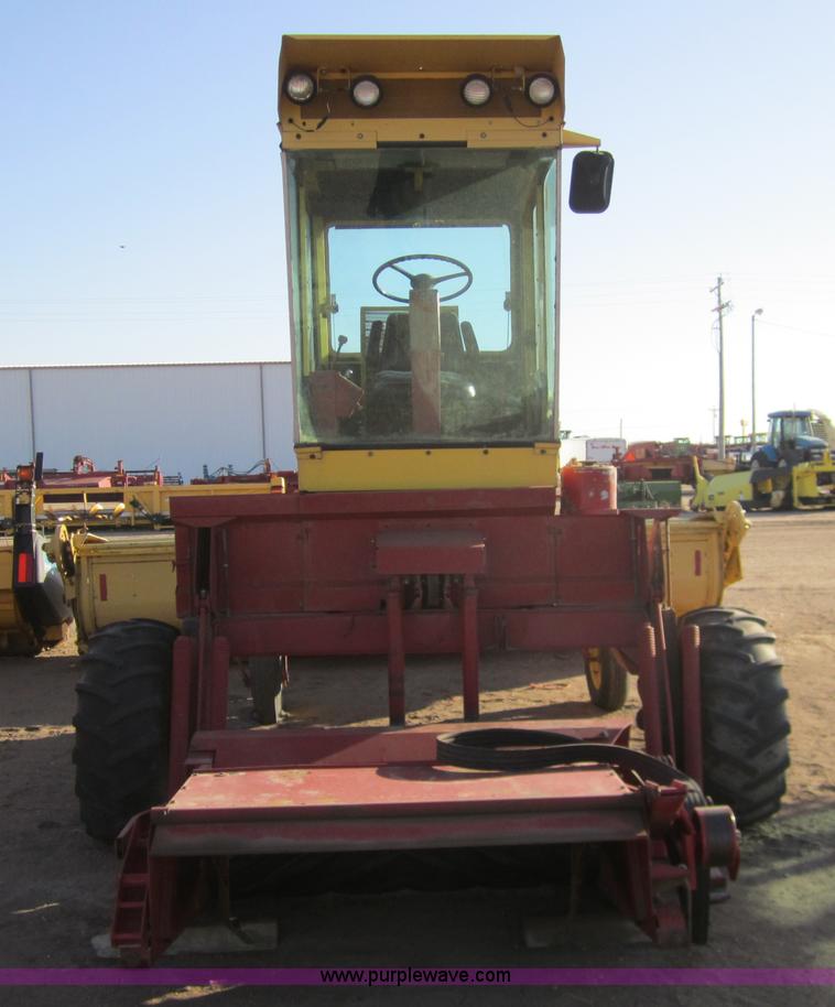 image for item 3432 New Holland 1112 swather