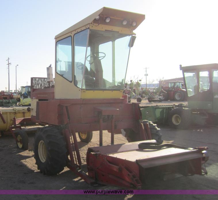 image for item 3432 New Holland 1112 swather