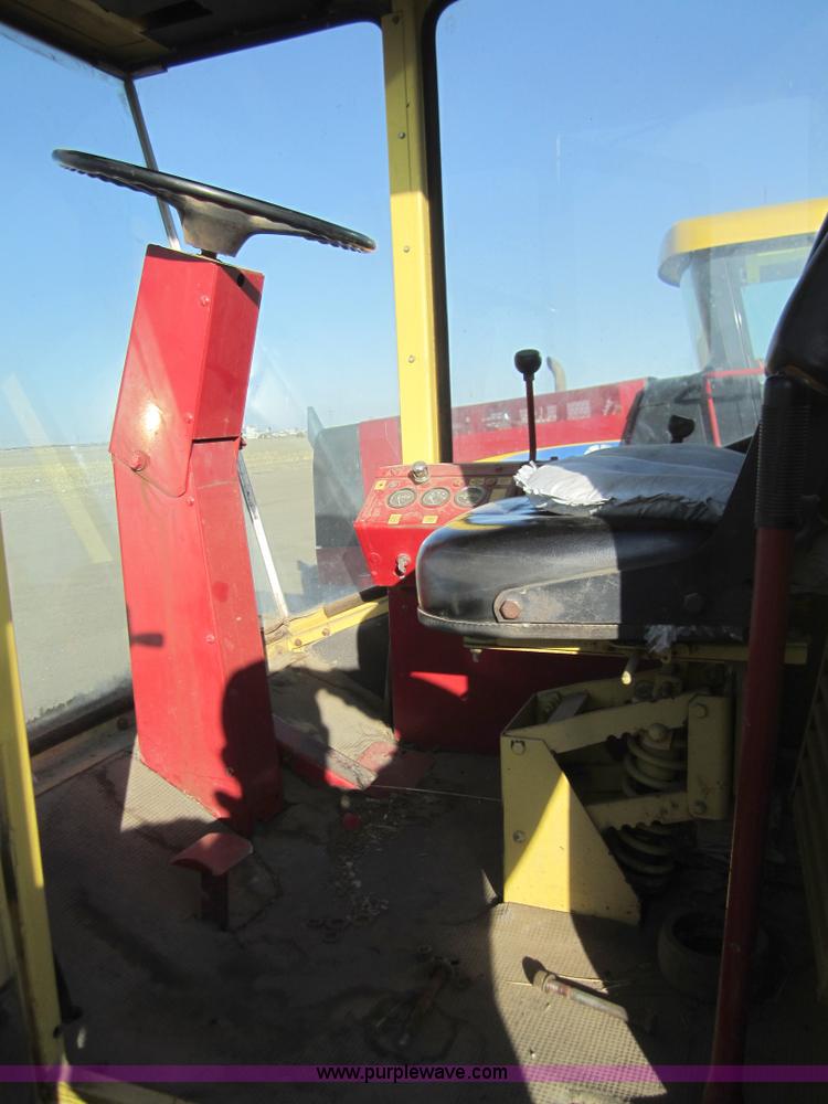 image for item 3432 New Holland 1112 swather