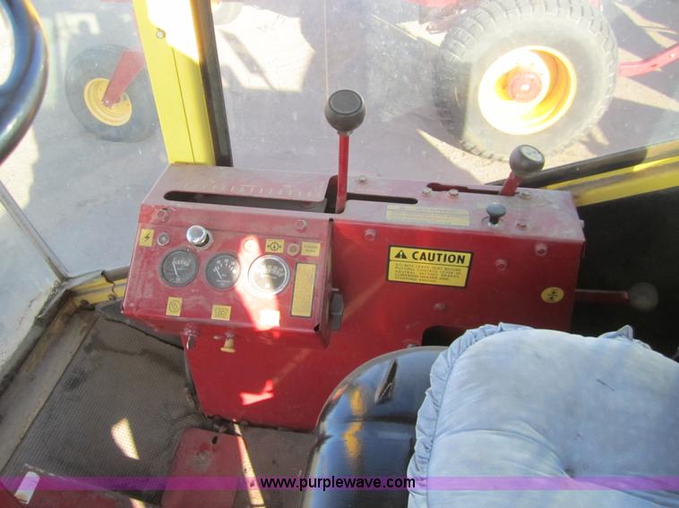 image for item 3432 New Holland 1112 swather