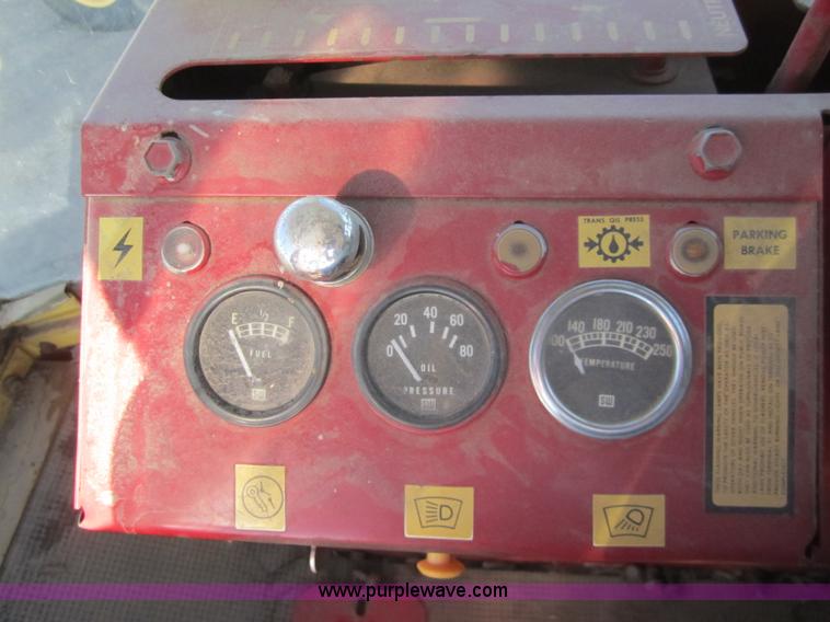 image for item 3432 New Holland 1112 swather