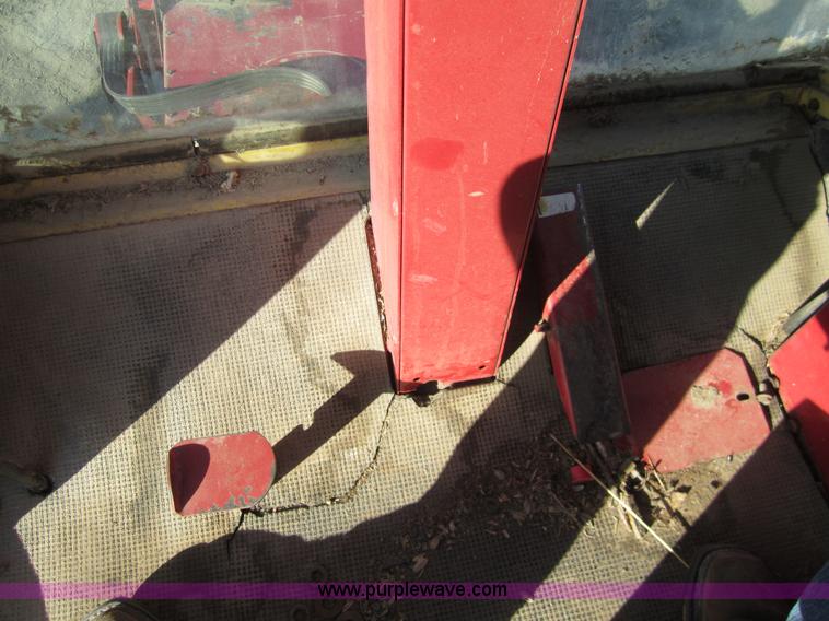 image for item 3432 New Holland 1112 swather