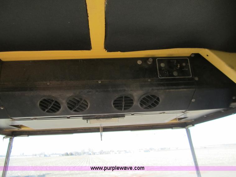 image for item 3432 New Holland 1112 swather