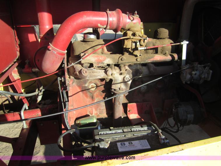 image for item 3432 New Holland 1112 swather