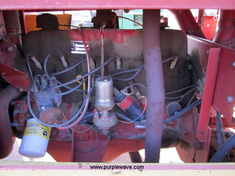 image for item 3432 New Holland 1112 swather