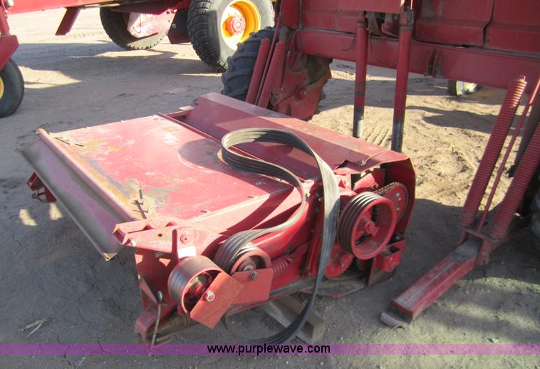 image for item 3432 New Holland 1112 swather