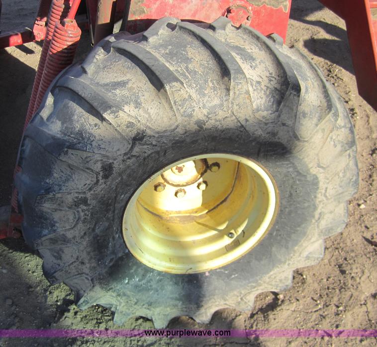 image for item 3432 New Holland 1112 swather