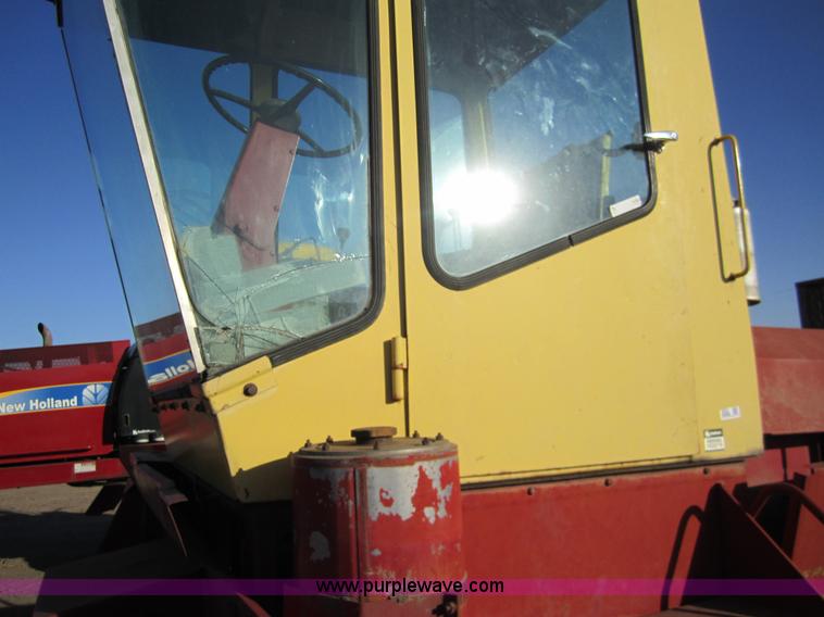 image for item 3432 New Holland 1112 swather