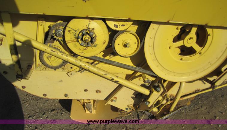 image for item 3432 New Holland 1112 swather