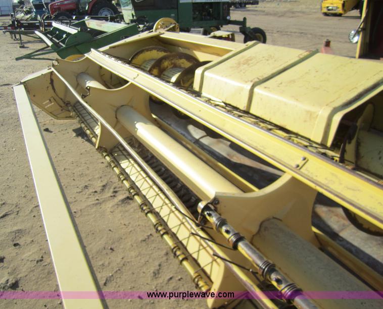 image for item 3432 New Holland 1112 swather