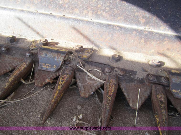 image for item 3432 New Holland 1112 swather