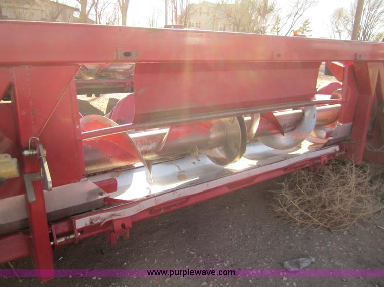 image for item 3439 2004 Case 2412 12 row corn head