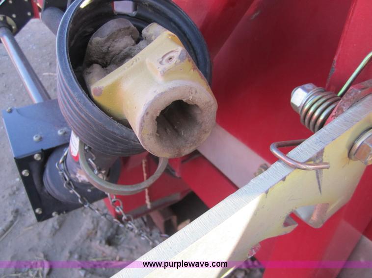 image for item 3439 2004 Case 2412 12 row corn head