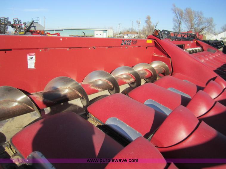 image for item 3439 2004 Case 2412 12 row corn head