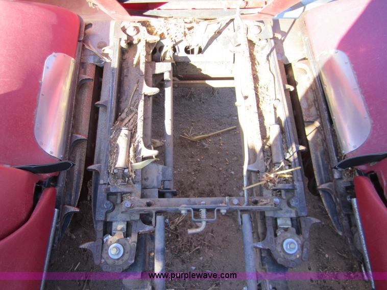 image for item 3439 2004 Case 2412 12 row corn head