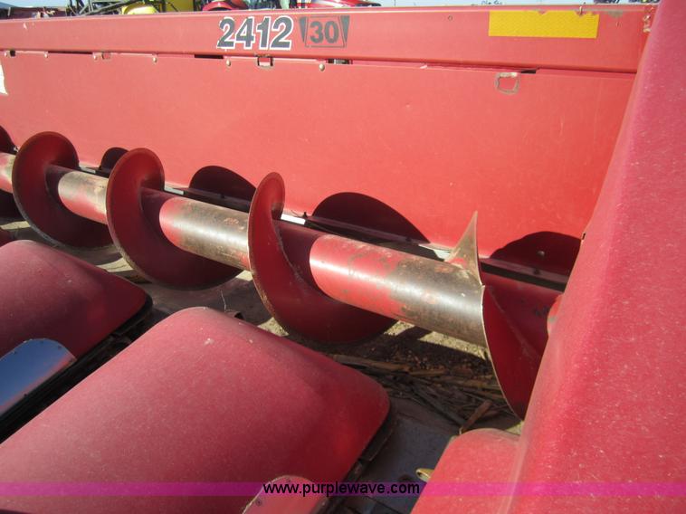 image for item 3439 2004 Case 2412 12 row corn head