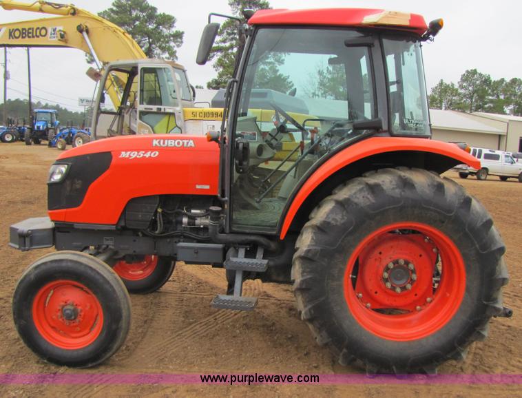 image for item 3443 2007 Kubota M9540 tractor