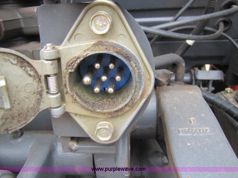 image for item 3443 2007 Kubota M9540 tractor