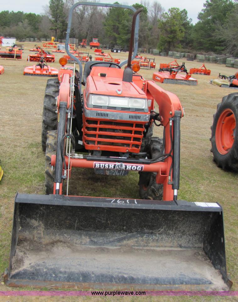 1995 Kubota L2350 tractor with loader in Texarkana, TX Item 3446 sold