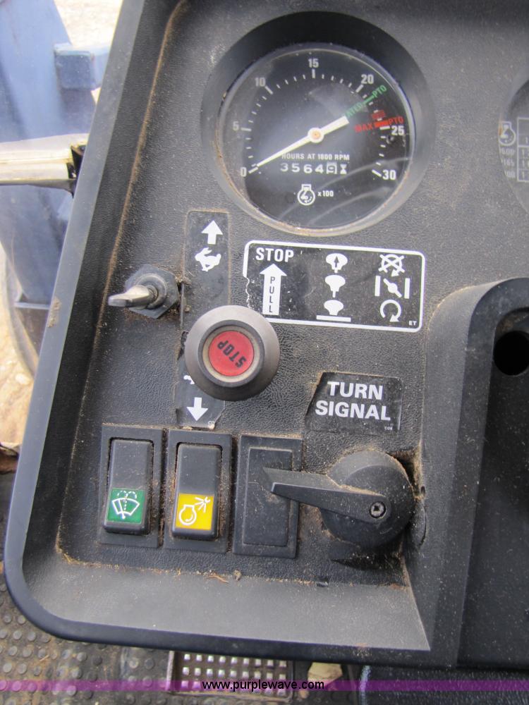 image for item 3448 1987 Case IH 885XL tractor with loader