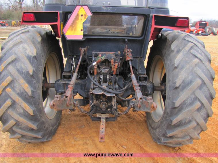 image for item 3448 1987 Case IH 885XL tractor with loader