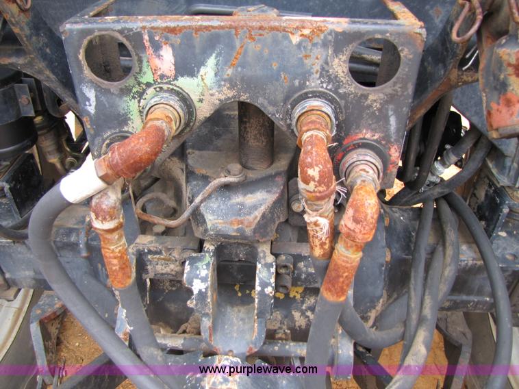 image for item 3448 1987 Case IH 885XL tractor with loader