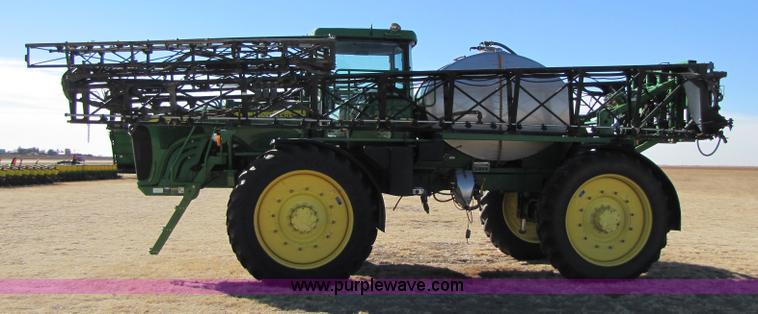 image for item 3451 2005 John Deere 4920 self propelled 120' sprayer