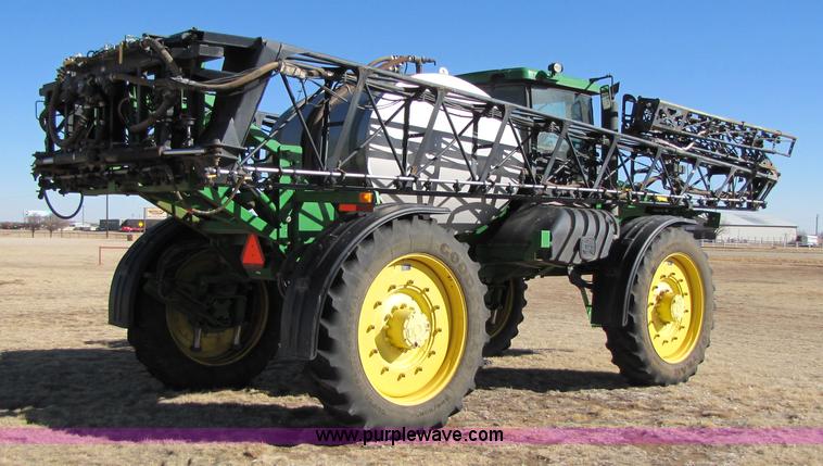 image for item 3451 2005 John Deere 4920 self propelled 120' sprayer