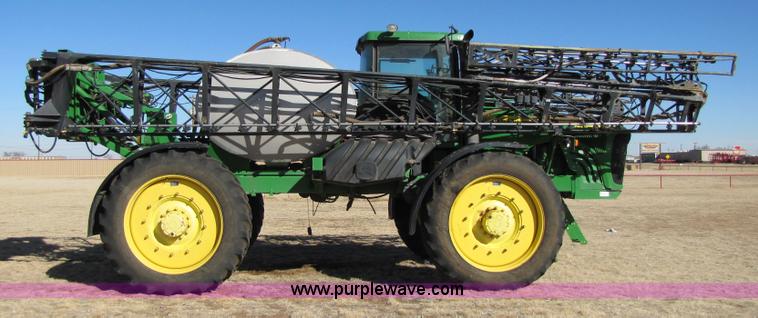 image for item 3451 2005 John Deere 4920 self propelled 120' sprayer