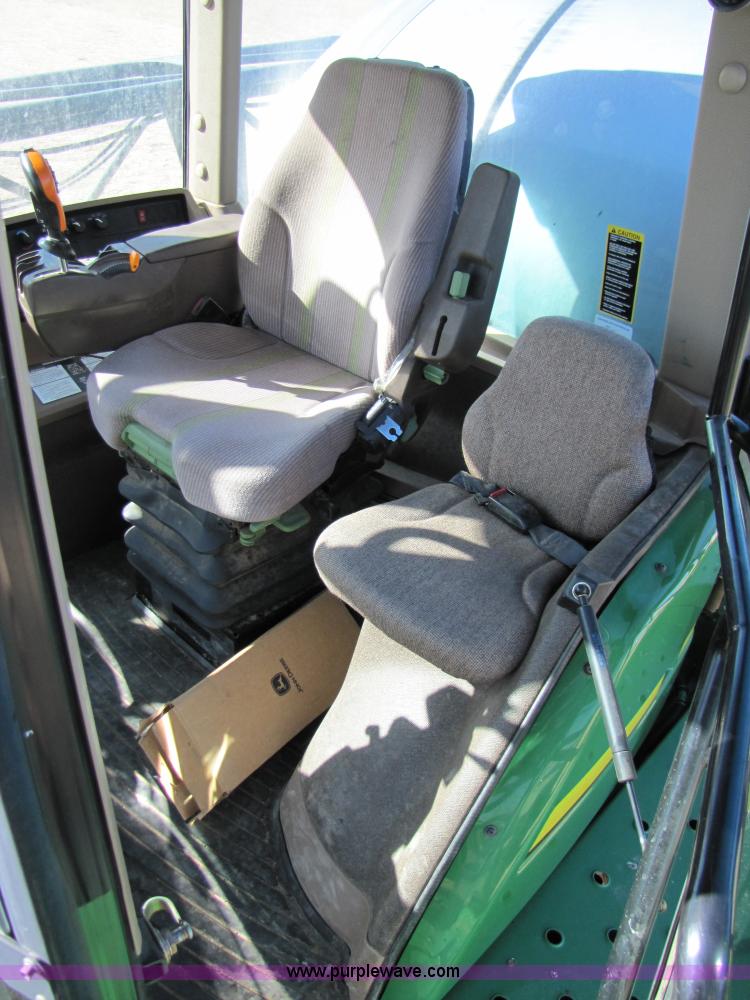 image for item 3451 2005 John Deere 4920 self propelled 120' sprayer