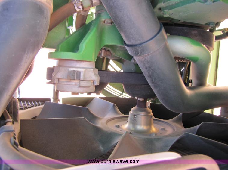 image for item 3451 2005 John Deere 4920 self propelled 120' sprayer