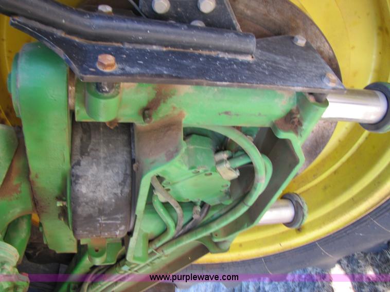 image for item 3451 2005 John Deere 4920 self propelled 120' sprayer