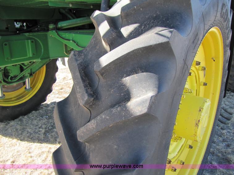 image for item 3451 2005 John Deere 4920 self propelled 120' sprayer