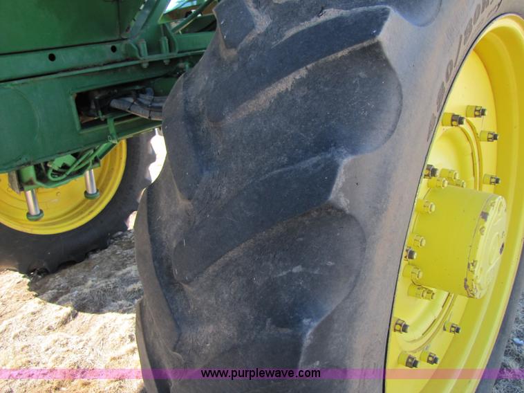 image for item 3451 2005 John Deere 4920 self propelled 120' sprayer