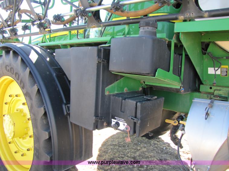 image for item 3451 2005 John Deere 4920 self propelled 120' sprayer