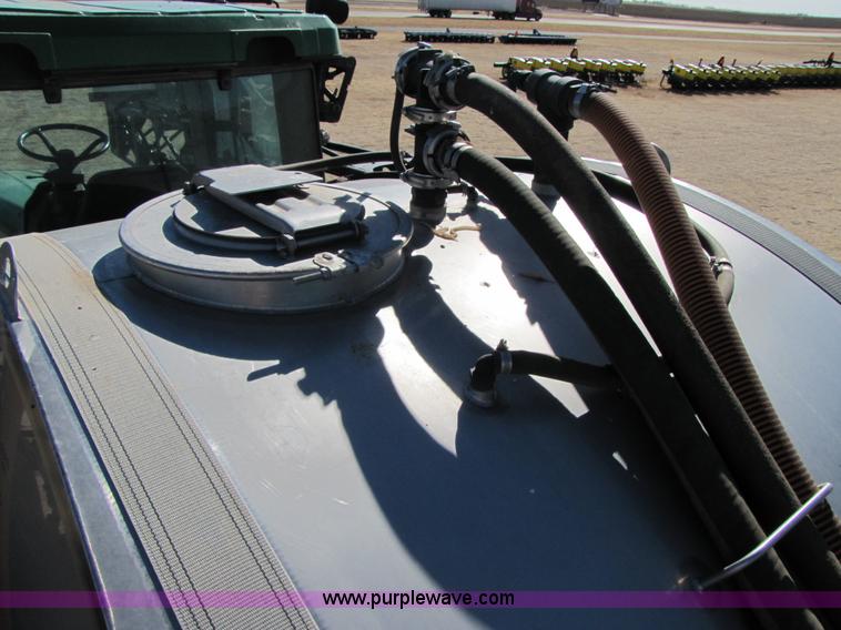 image for item 3451 2005 John Deere 4920 self propelled 120' sprayer