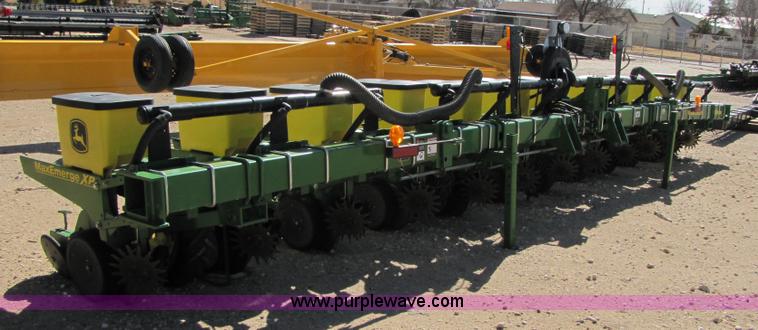 image for item 3453 2008 John Deere 1710 MaxEmerge XP vertical fold no-till planter