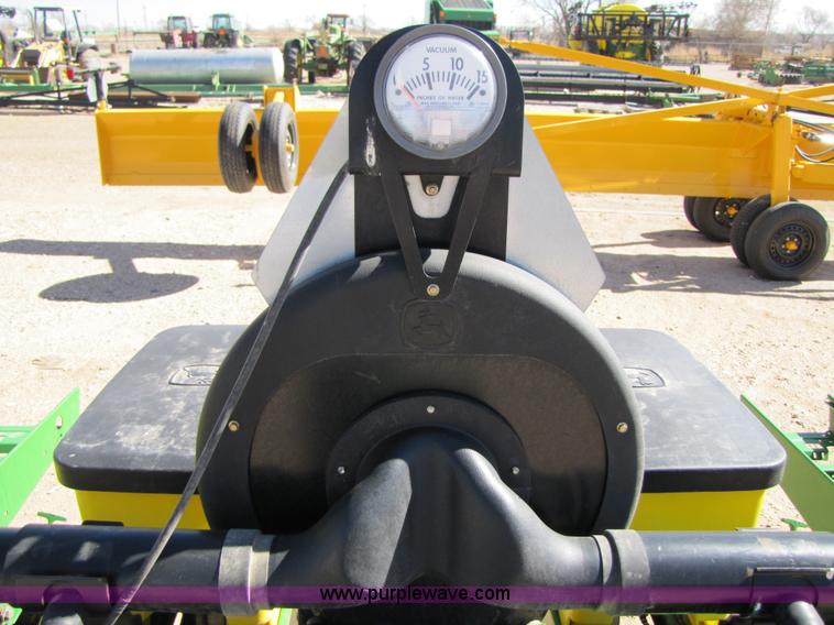 image for item 3453 2008 John Deere 1710 MaxEmerge XP vertical fold no-till planter
