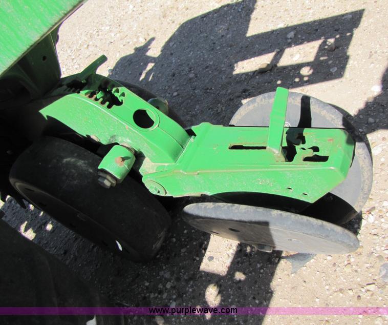 image for item 3453 2008 John Deere 1710 MaxEmerge XP vertical fold no-till planter