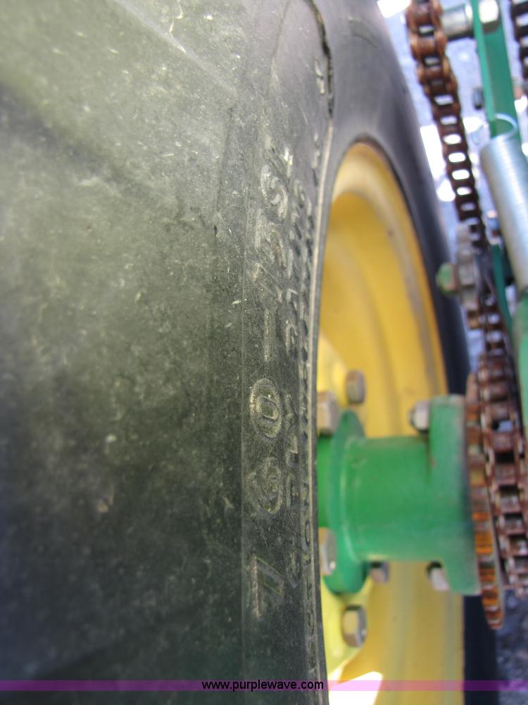 image for item 3453 2008 John Deere 1710 MaxEmerge XP vertical fold no-till planter