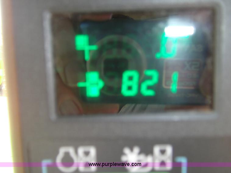 image for item 3459 2006 John Deere 4995 windrower with 995 16' platform