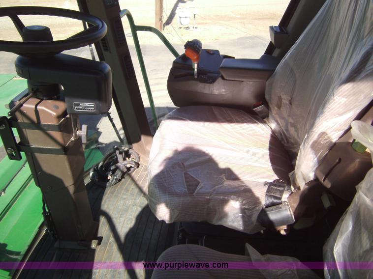 image for item 3459 2006 John Deere 4995 windrower with 995 16' platform