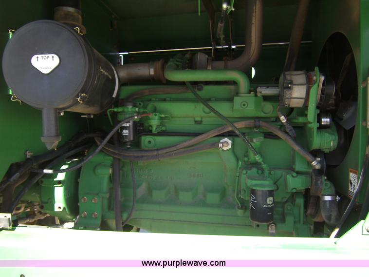 image for item 3459 2006 John Deere 4995 windrower with 995 16' platform