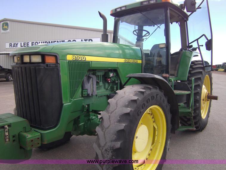 image for item 3461 1998 John Deere 8100 MFWD tractor