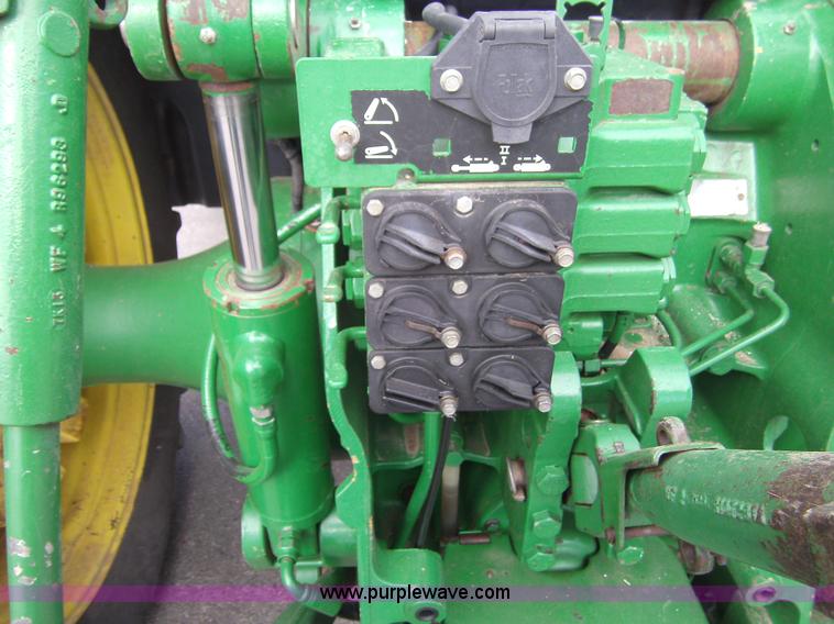 image for item 3461 1998 John Deere 8100 MFWD tractor