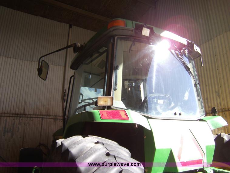 image for item 3461 1998 John Deere 8100 MFWD tractor