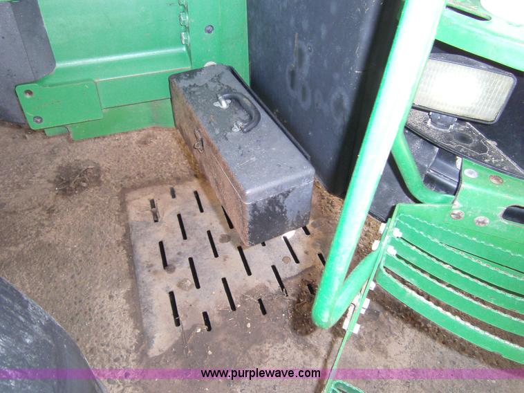 image for item 3461 1998 John Deere 8100 MFWD tractor