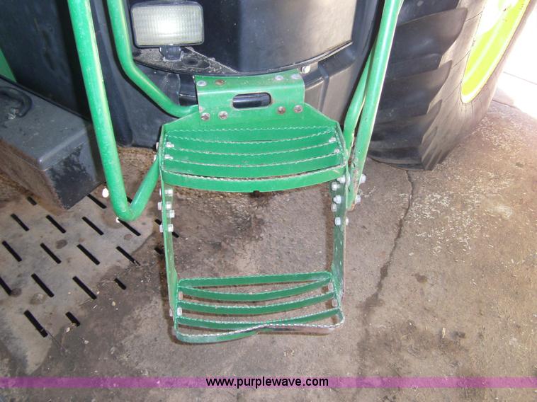 image for item 3461 1998 John Deere 8100 MFWD tractor