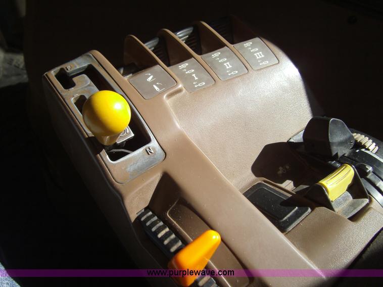 image for item 3461 1998 John Deere 8100 MFWD tractor